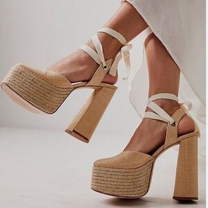 Schutz Nala Light Nude Canvas Platform Lace-Up Espadrille Heels Size 10